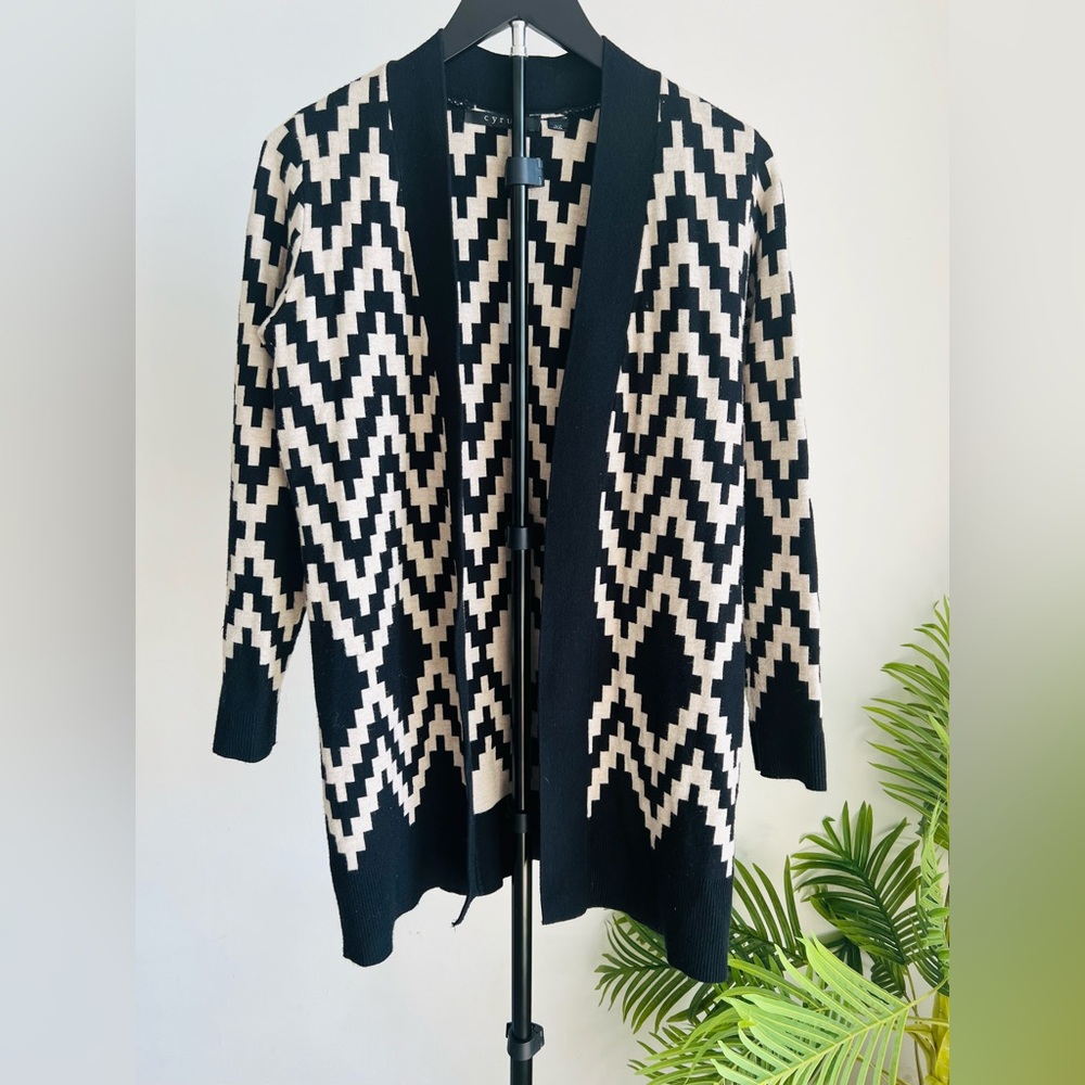 Cyrus Chevron Long Cardigan Sweater Black White Geometric XS Fits Medium Large